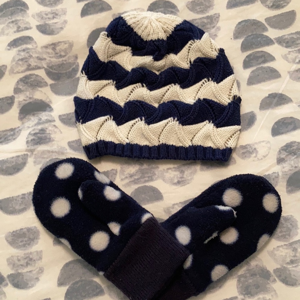 Navy & white hat & mitten set